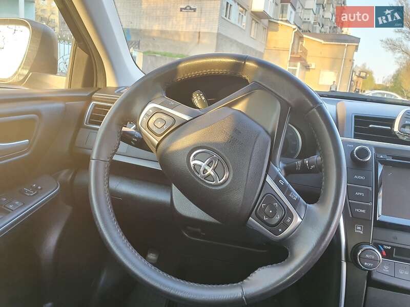 Седан Toyota Camry 2017 в Кременчуці