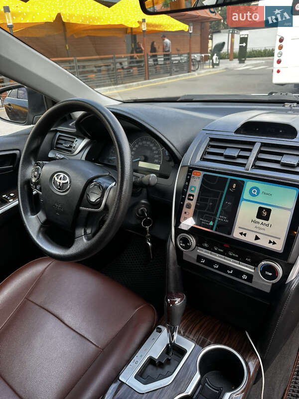 Седан Toyota Camry 2015 в Львове