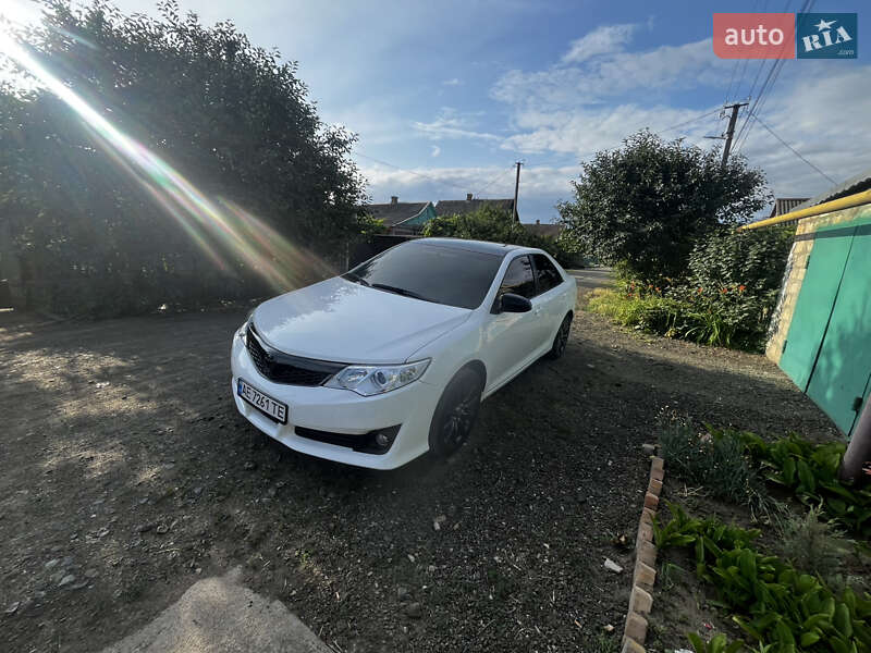 Седан Toyota Camry 2015 в Покрове