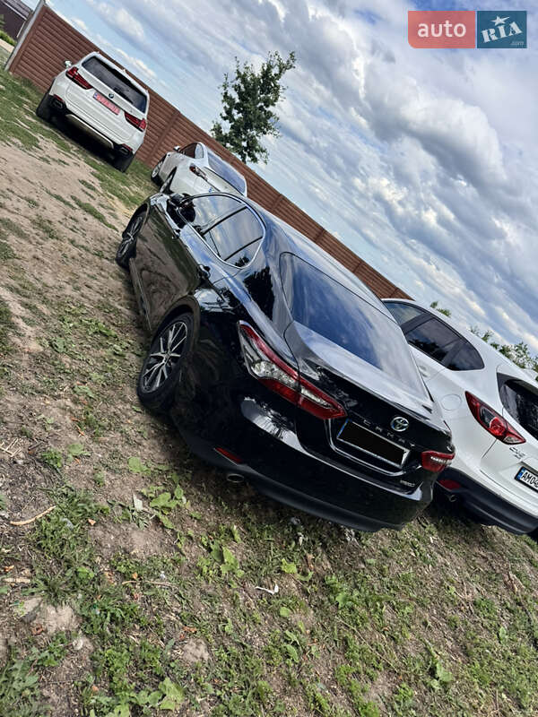 Седан Toyota Camry 2021 в Києві