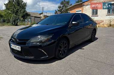 Седан Toyota Camry 2016 в Виннице