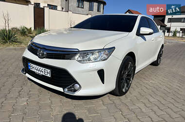 Седан Toyota Camry 2016 в 