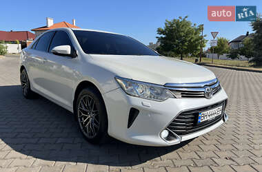 Седан Toyota Camry 2016 в 