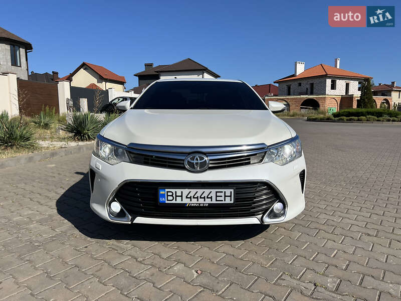 Седан Toyota Camry 2016 в Одесі