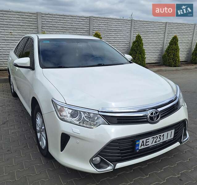 Седан Toyota Camry 2015 в Дніпрі