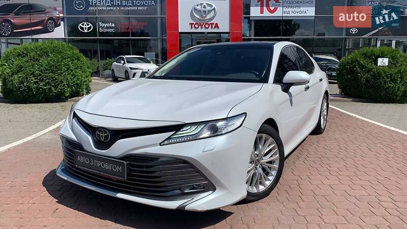 Toyota Camry 2019