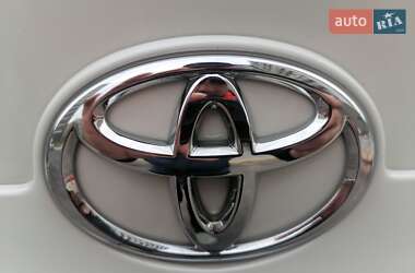 Седан Toyota Camry 2015 в Киеве