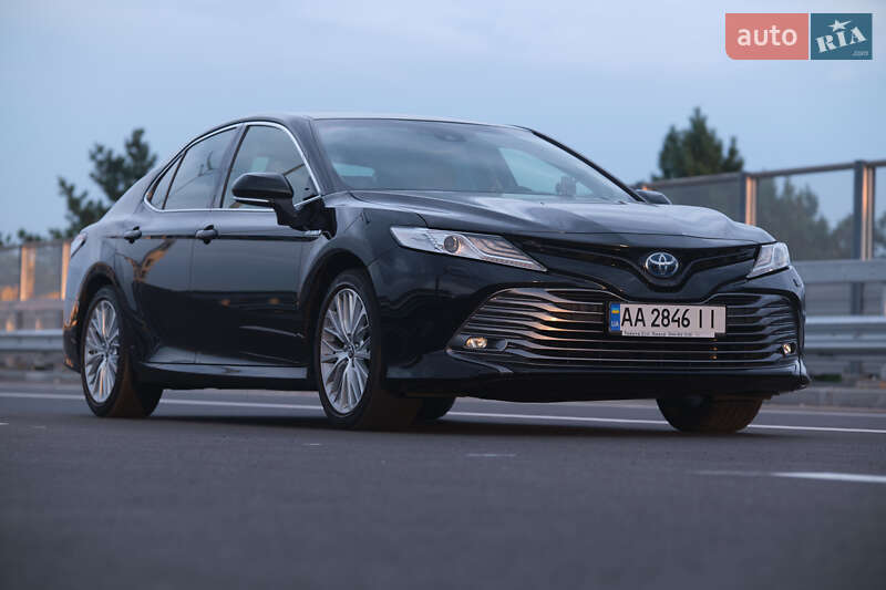 Toyota Camry 2019