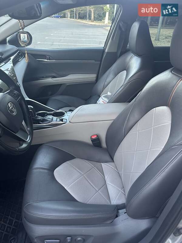 Седан Toyota Camry 2017 в Одесі