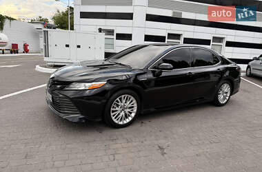 Седан Toyota Camry 2017 в Дніпрі
