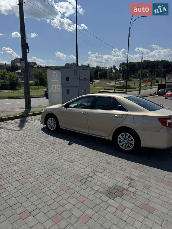 Седан Toyota Camry 2012 в Хмельницком