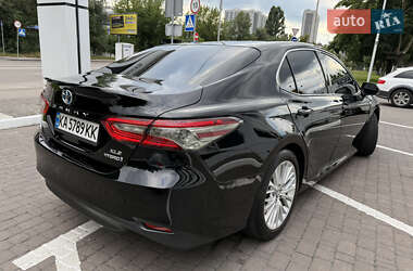 Седан Toyota Camry 2017 в Днепре