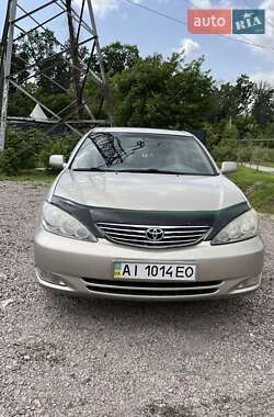 Седан Toyota Camry 2004 в Киеве