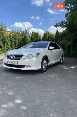 Седан Toyota Camry 2013 в Умани