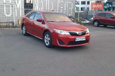 Седан Toyota Camry 2012 в Киеве