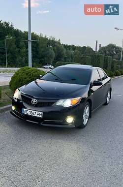 Седан Toyota Camry 2011 в Днепре