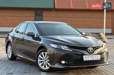 Седан Toyota Camry 2019 в Кривому Розі