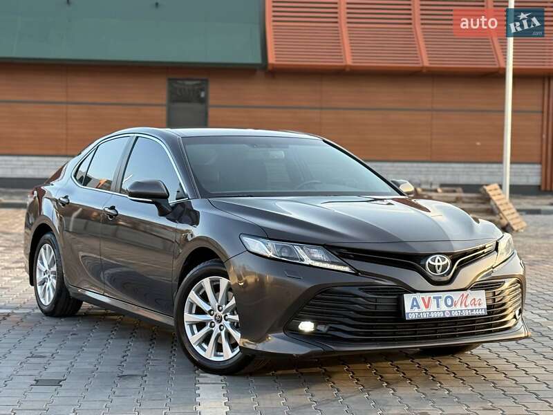 Toyota Camry 2019