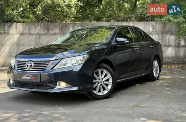 Седан Toyota Camry 2012 в Киеве