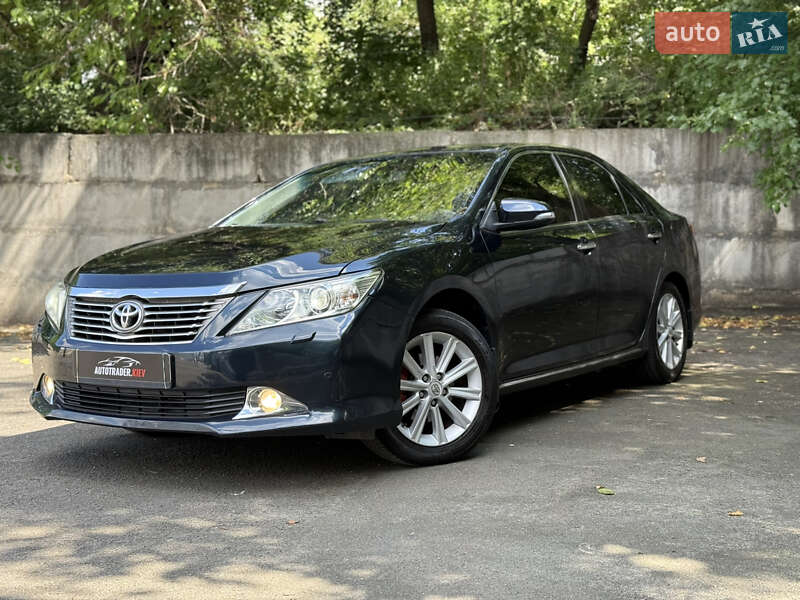 Toyota Camry 2012