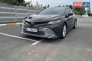 Седан Toyota Camry 2019 в Івано-Франківську