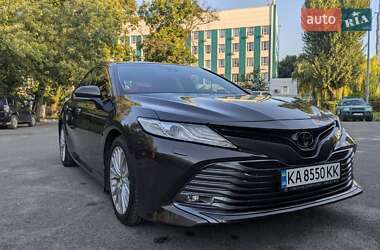 Седан Toyota Camry 2018 в Києві