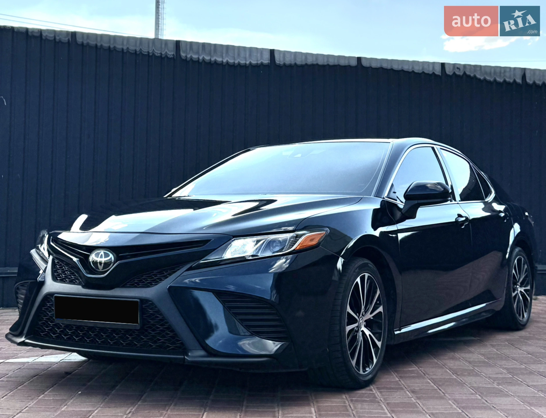 2019 Toyota Camry - мініатюра 2