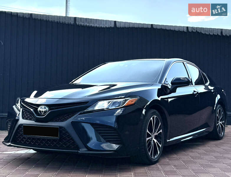 Седан Toyota Camry 2019 в Одесі