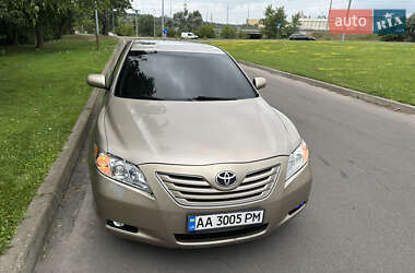 Седан Toyota Camry 2006 в Киеве