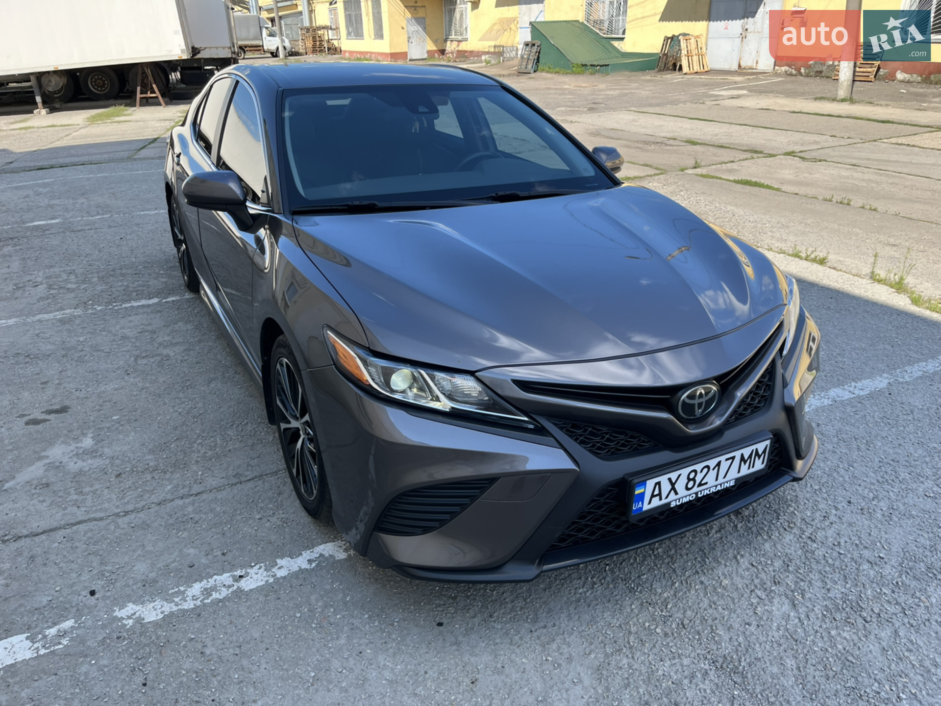 2020 Toyota Camry - фото 1