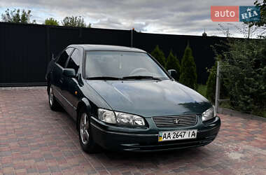 Седан Toyota Camry 1999 в 