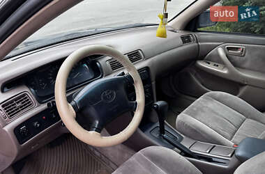 Седан Toyota Camry 1999 в 
