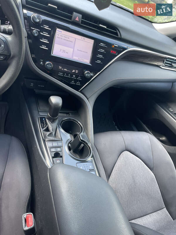 Седан Toyota Camry 2017 в Киеве фото 15 Седан Toyota Camry 2017 в Киеве