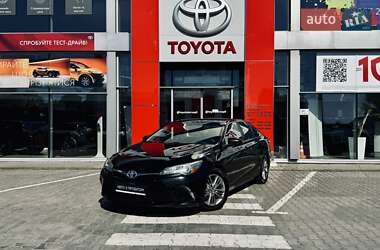 Седан Toyota Camry 2016 в Тернополе