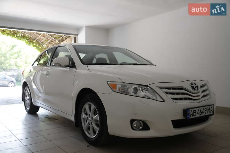 Седан Toyota Camry 2011 в Чечельнике