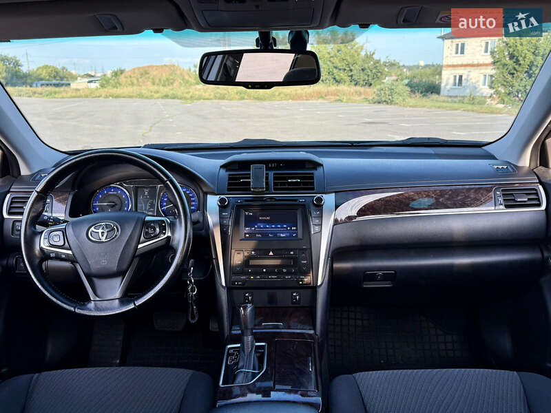Седан Toyota Camry 2016 в Харкові
