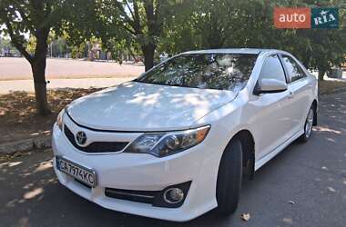 Седан Toyota Camry 2014 в Николаеве