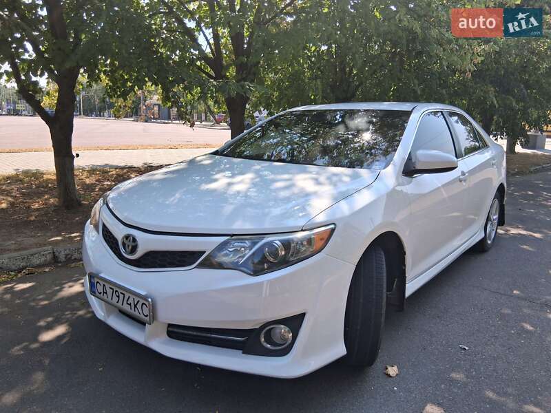 Toyota Camry 2014