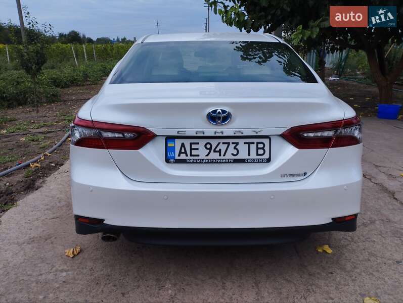 Седан Toyota Camry 2021 в Апостоловому