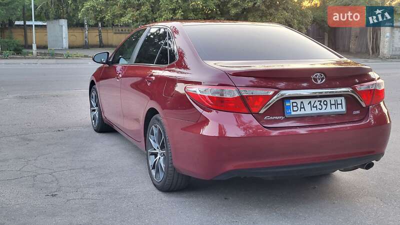 Седан Toyota Camry 2015 в Желтых Водах