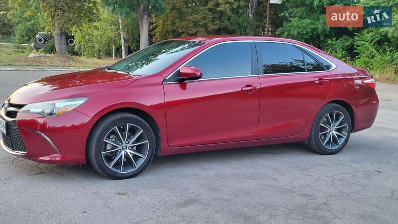 Седан Toyota Camry 2015 в Желтых Водах