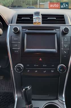 Седан Toyota Camry 2015 в Жовтих Водах