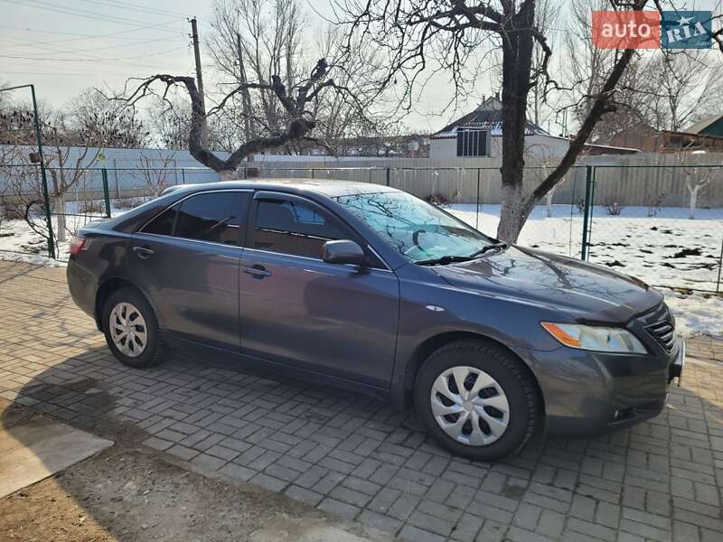 Седан Toyota Camry 2008 в Краснограді