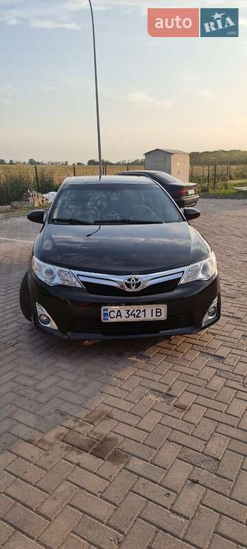 Седан Toyota Camry 2012 в Золотоноші