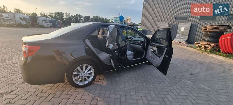 Седан Toyota Camry 2012 в Золотоноші