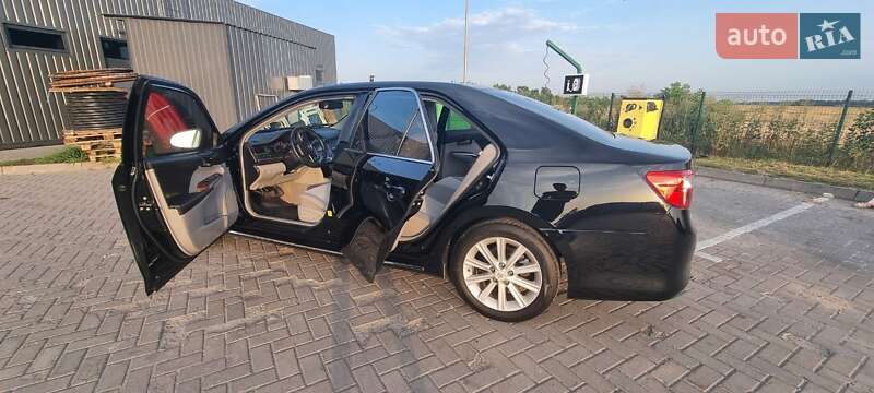 Седан Toyota Camry 2012 в Золотоноші