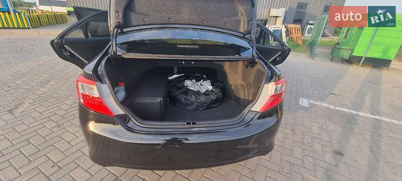 Седан Toyota Camry 2012 в Золотоноші