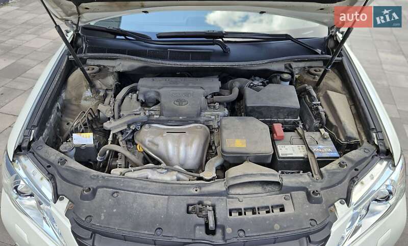 Седан Toyota Camry 2013 в Києві