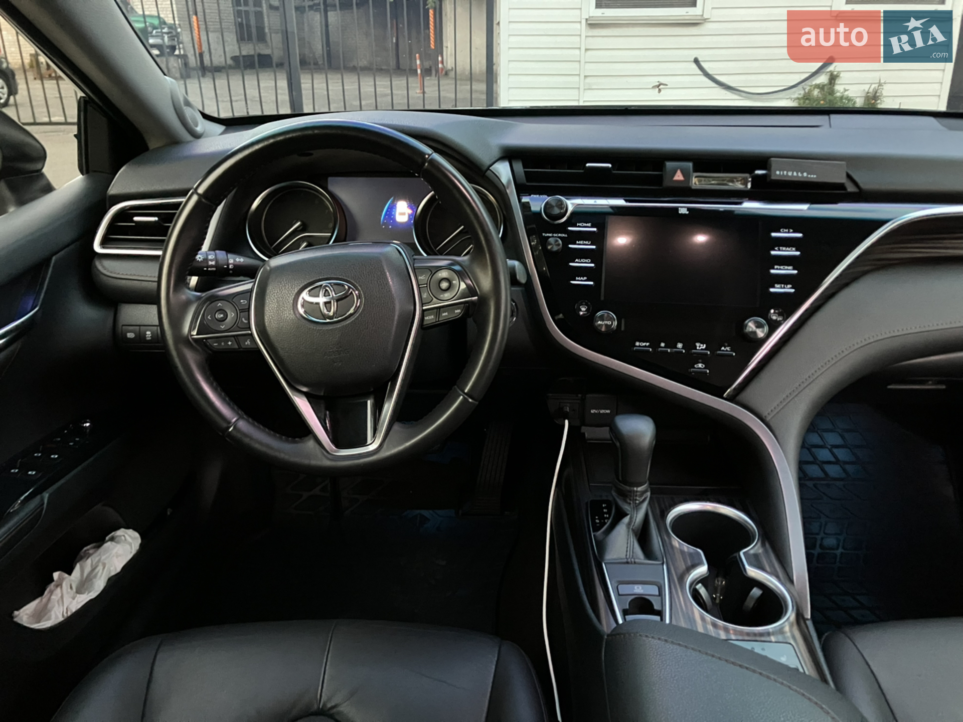 2018 Toyota Camry - мініатюра 11