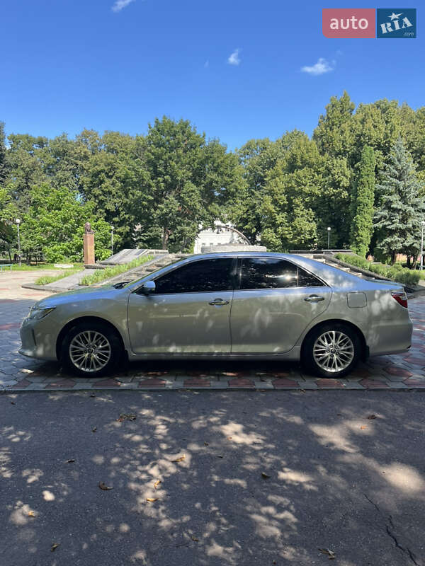 Седан Toyota Camry 2015 в Броварах